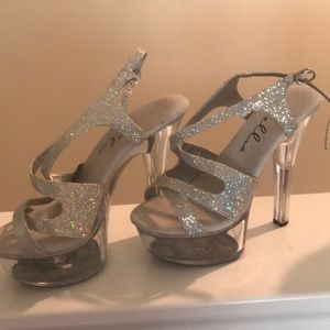 Ellie pole dance heels